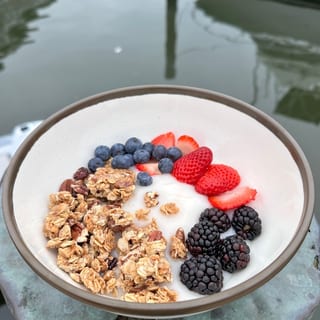 Granola & Berry Bowl